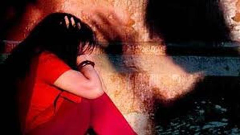 ममता नारेबाजों की चमड़ी उधड़वाने में व्यस्त, बंगाल में एक और नाबलिग का रेप