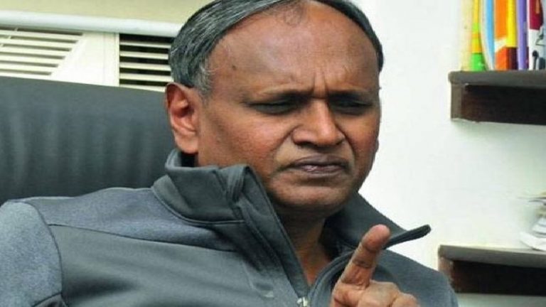 साक्षरता और शिक्षा के बीच का फ़र्क़ भूल ‘सबसे बड़े दलित नेता’ ने BJP के वोटरों को कहा अशिक्षित