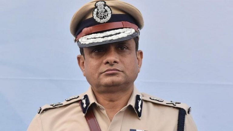राजीव कुमार के खिलाफ CBI ने जारी किया लुकआउट नोटिस, नहीं छोड़ सकते देश