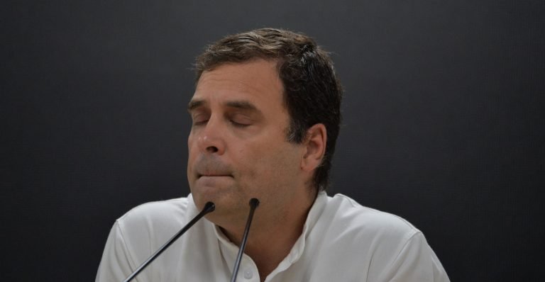 राहुल गाँधी का ‘मौनव्रत’: कॉन्ग्रेसियों से मिलने से इनकार, बहन प्रियंका ही कर रही हैं सब बातचीत