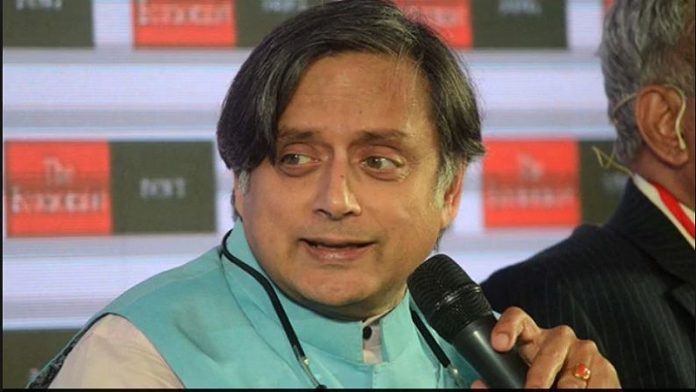 शशि थरूर, आपके 'फैन' राजनीति के हर ओर हैं- उन्हें निराश मत करिए