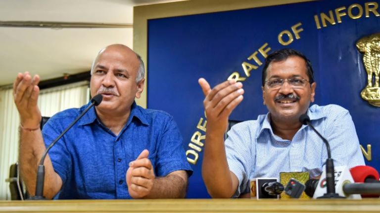 केजरीवाल की ‘फ्री मेट्रो राइड’ हुई साइड, केंद्र ने प्रपोज़ल की बात पर किया एक्सपोज़