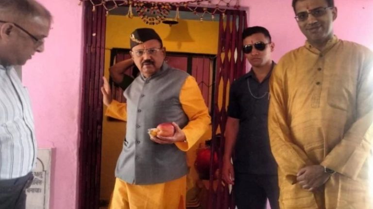 अजीत डोवाल ने जब बिना किसी ताम-झाम के डेढ़ लाख रुपए मंदिर को दान दिए