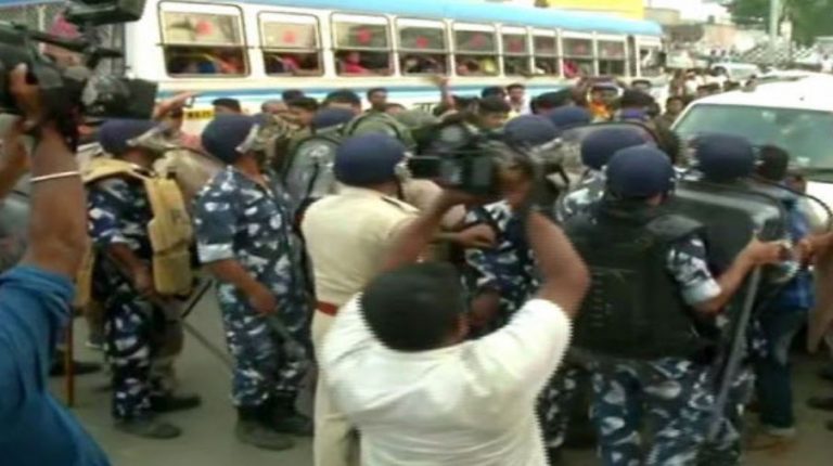 BJP कार्यकर्ताओं के शव ले जा रहे वाहनों को बंगाल पुलिस ने रोका, बशीरहाट में काला दिवस