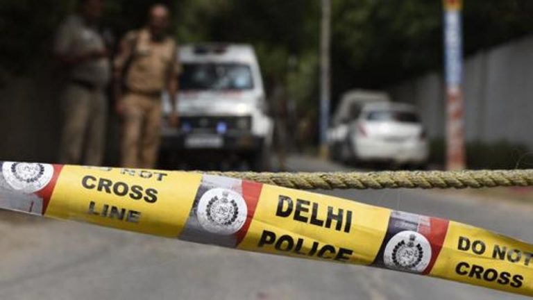 एक ही कमरे में 2 पत्नियों की हत्या, पति जमशेद आलम बच्चे के साथ फरार