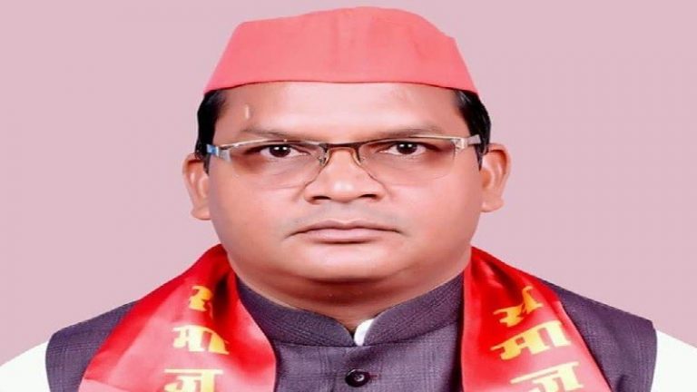 अपहृत सपा नेता की धारदार हथियार से हत्या, नक्सलियों ने सड़क पर फेंका शव