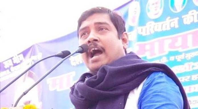 रेप आरोपित BSP सांसद ने वाराणसी कोर्ट में किया आत्मसमर्पण, 14 दिन की न्यायिक हिरासत