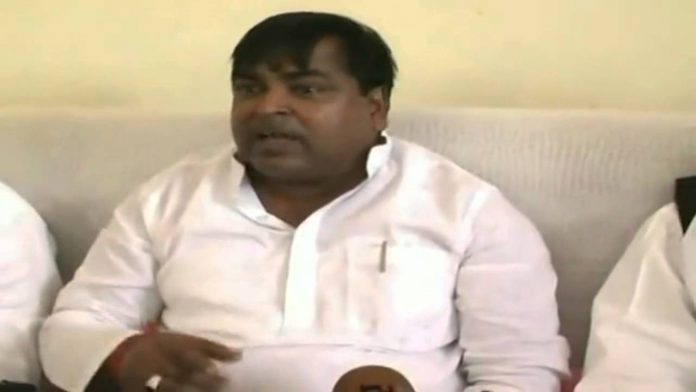 सपा नेता गायत्री प्रसाद