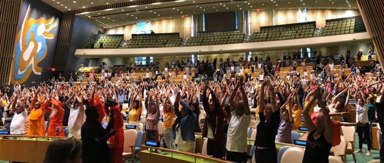 पहली बार दुनिया भर के राजनयिकों ने UN महासभा के भीतर मनाया Yoga Day