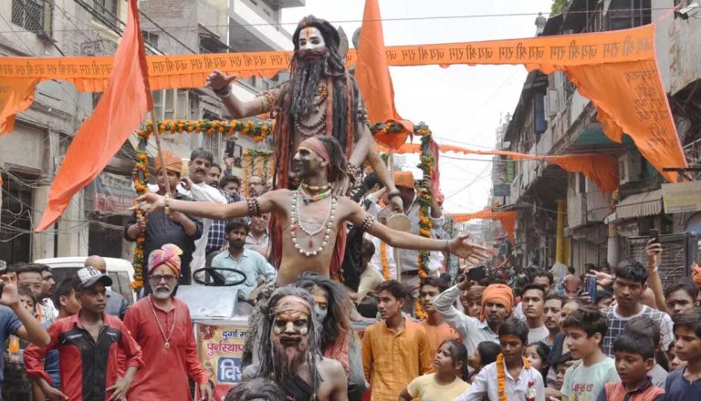 ‘जय श्री राम के नारे से माहौल दूषित हुआ’ – इंडिया टुडे की इस रिपोर्ट को सोशल मीडिया पर पड़ी लताड़