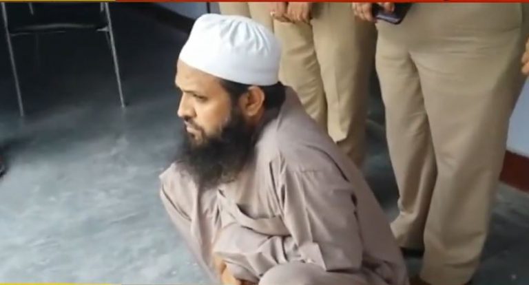 AMU की मस्जिद में नमाज पढ़ाने वाले मौलाना ने 9 साल की बच्ची को बनाया हवस का शिकार