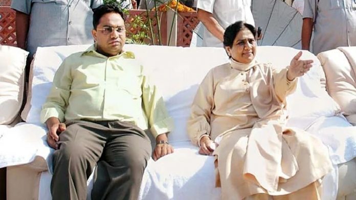 मायावती, आनंद कुमार
