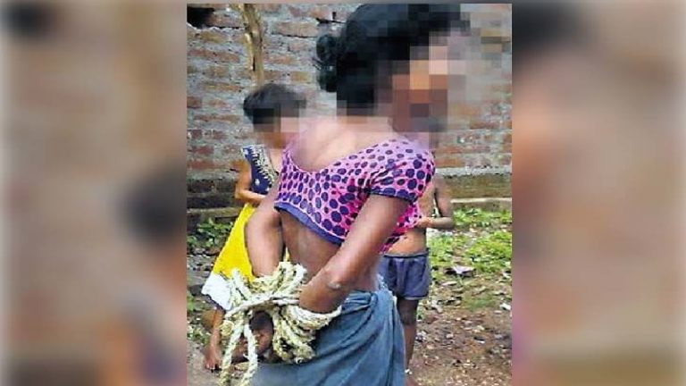झारखंड: महिला को निर्वस्त्र कर पीटने के मामले में 3 महिलाओं समेत 5 गिरफ़्तार