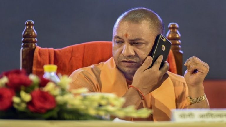 200 अधिकारी जबरन रिटायर, 600 पर कार्रवाई, 100 रडार पर: भ्रष्टाचार के ख़िलाफ़ योगी की स्ट्राइक