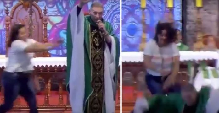 महिला , पादरी