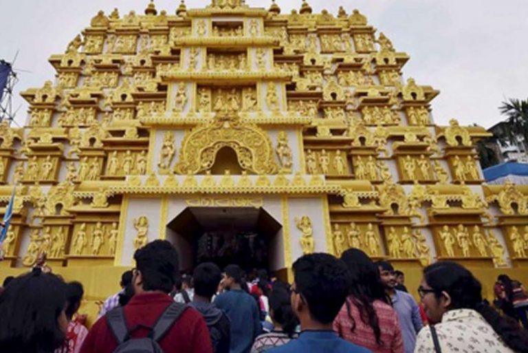 ममता सरकार का नया फरमान- सड़कों पर नहीं बनेंगे दुर्गा पूजा के पंडाल