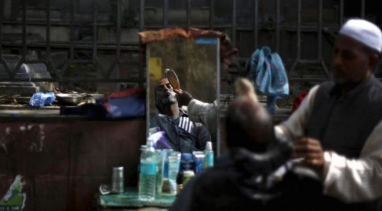 मुरादाबाद के एक गॉंव में नाइयों की दादागिरी, दलितों की बाल-दाढ़ी बनाने से इनकार
