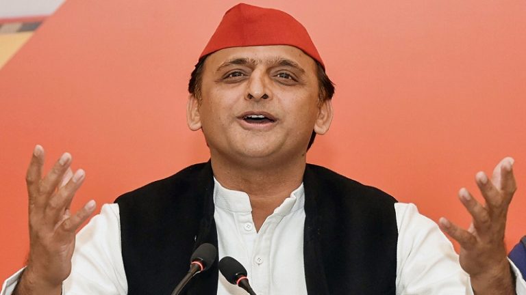 उपचुनाव से पहले अखिलेश यादव ने पार्टी की सभी इकाइयों को किया भंग, सपा में मची खलबली