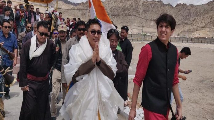 सांसद जाम्यांग