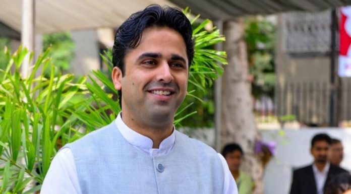 ED ने मनी लॉन्ड्रिंग मामले में कॉन्ग्रेस नेता अहमद पटेल के बेटे फ़ैसल को किया तलब