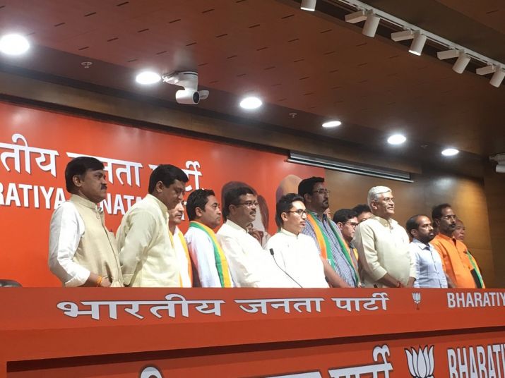कारगिल के 8 नेता BJP में शामिल, महबूबा की पार्टी से हैं अधिकतर मुस्लिम चेहरे