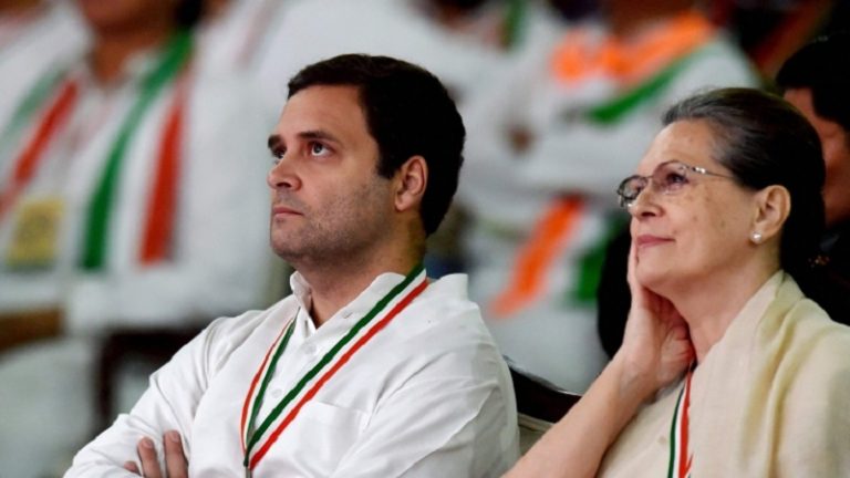 ‘हेडलेस’ कॉन्ग्रेस ‘ब्रेनलेस’ हो गई है: Article 370 पर विलाप को लेकर बोले नकवी