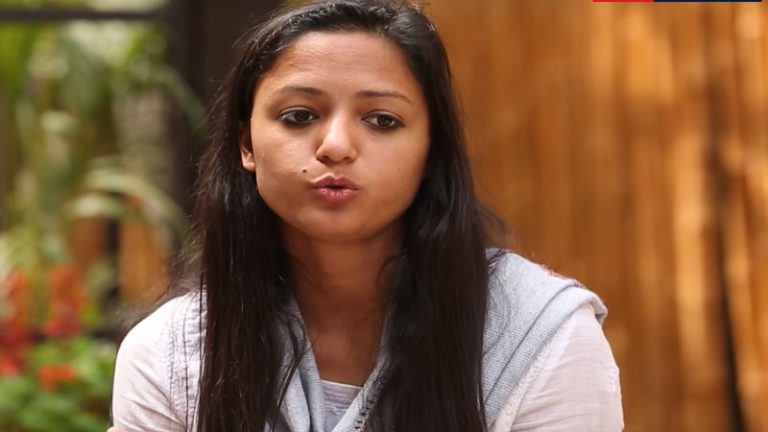 शेहला रशीद: ‘दो वक़्त की रोटी और फेक पब्लिसिटी के लिए झूठी औरत भारत के विरुद्ध ज़हर उगलती है’