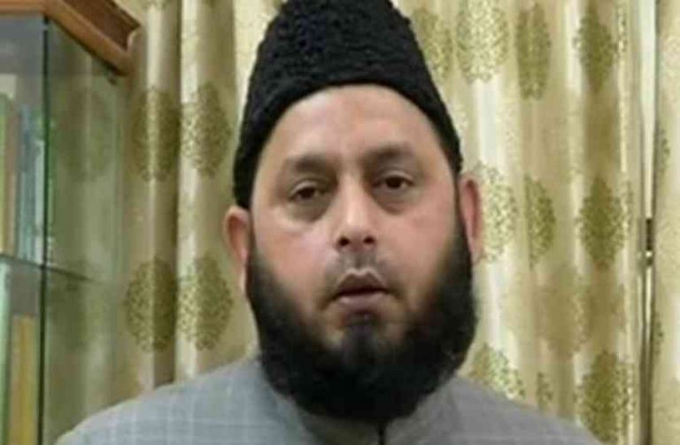 बकरीद पर पशुओं की क़ुर्बानी सड़कों पर न दें, फोटो सोशल मीडिया पर न डालें: मौलाना केआर फ़िरंगी