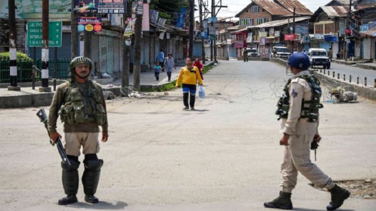 J&K में पाबंदी राष्ट्रहित में: कश्मीर टाइम्स की याचिका पर सुप्रीम कोर्ट पहुॅंचा PCI