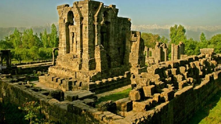 कश्मीर या कैशमीर: एक आपको लँगोट में पहुँचा सकती है, दूसरी अमीर बहुत अमीर बना सकती है