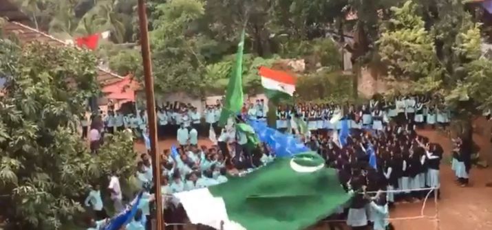 केरल: मुस्लिम छात्र मोर्चा ने कॉलेज में फहराया PAK का झंडा, बीजेपी ने कहा-परिसर में घुसे आतंकी