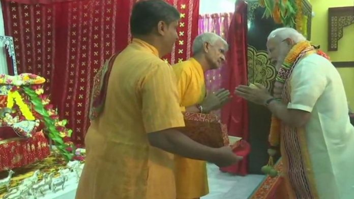 श्रीनाथ मंदिर में मोदी