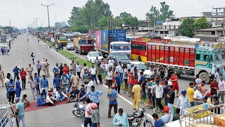 रविदास मंदिर तोड़ने को लेकर लोगों में जबरदस्त आक्रोश, पंजाब में स्कूल-कॉलेज बंद