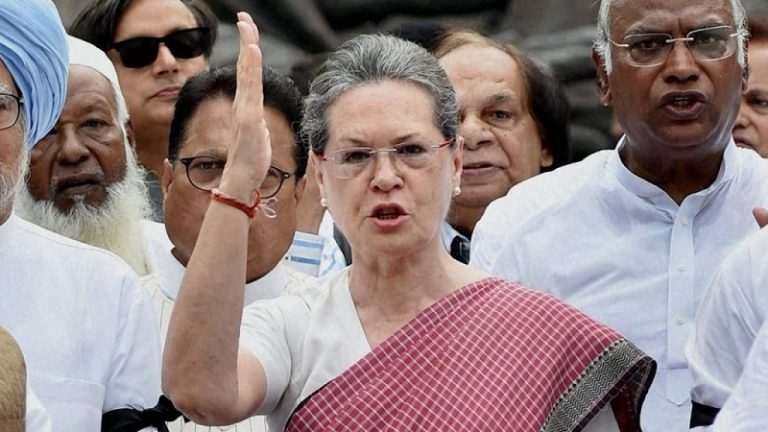 PM मोदी पर कॉन्ग्रेस दो फाड़: जयराम, थरूर, सिंघवी के खिलाफ कई नेताओं ने खोला मोर्चा
