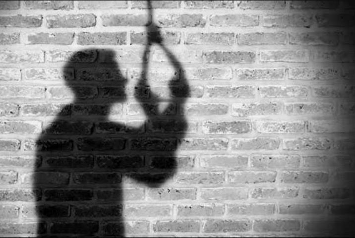 8 बच्चों का अब्बा अरशद 75 बरस में करना चाहता था निकाह, रोका तो पंखे से लटककर जान दे दी
