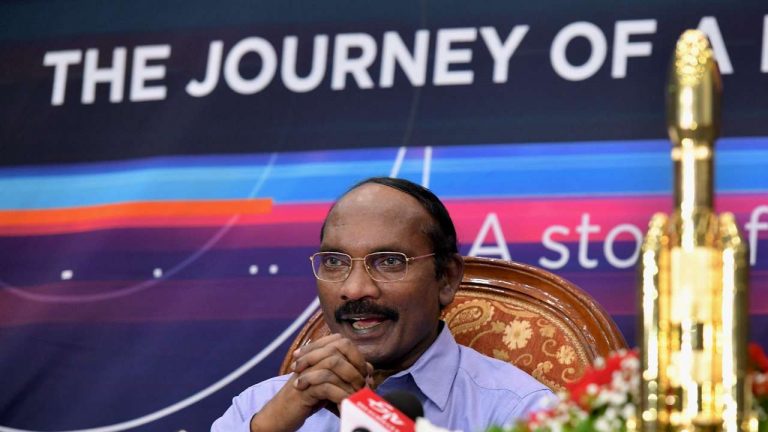 चंद्रयान-2 98% सफल, 2020 तक एक और मिशन, 2021 में स्वदेशी रॉकेट से चाँद पर भारतीय: इसरो प्रमुख