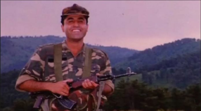 मॉं ने आज भी वैसा ही रखा है ‘लव’ का कमरा, तस्वीर को सलामी दे ही घर से निकलता है जुड़वा भाई