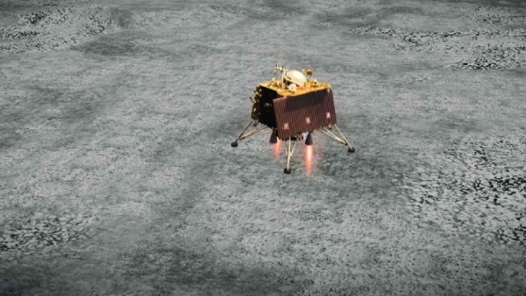 पूरी तरह सुरक्षित है लैंडर विक्रम, हुई हार्ड-लैंडिंग: ISRO ने चंद्रयान-2 को लेकर सुनाई बड़ी खुशखबरी