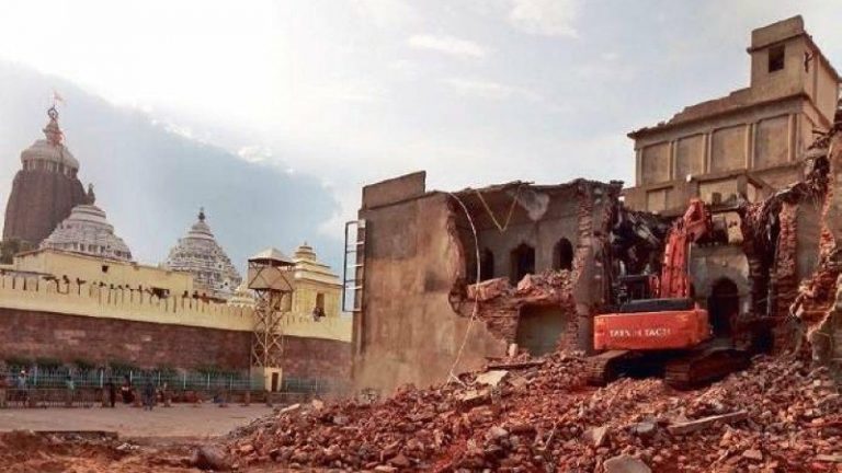 पुरी में सदियों पुराने मठों पर लगातार चल रहा राज्य सरकार का बुलडोजर, कोई नहीं आवाज़ उठाने वाला