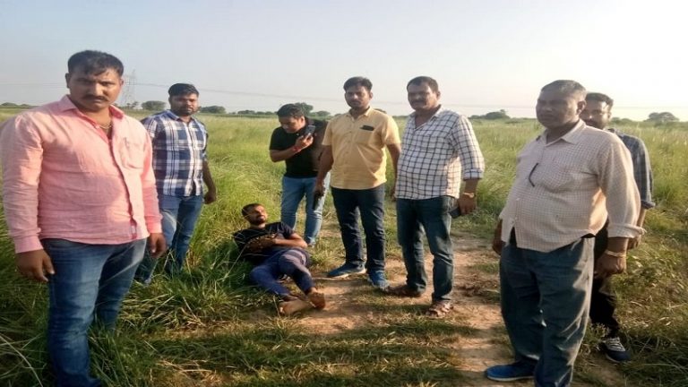मजार में छिपा था दलित नाबालिग से रेप करने वाला मोहम्मद आदिल, पुलिस ने मुठभेड़ के बाद धर-दबोचा