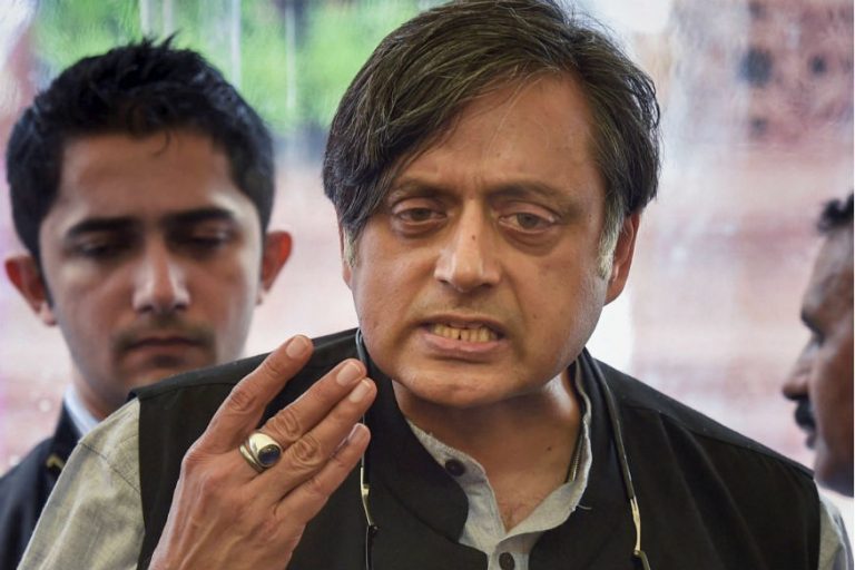 हिंदी भाषी बहुसंख्यकों के तु्ष्टीकरण से कॉन्ग्रेस जीरो होकर खत्म हो जाएगी: शशि थरूर
