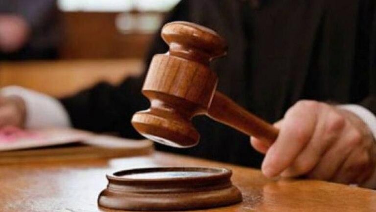 पूर्व IAS ऑफिसर को 5 साल की कैद: रखता था अवैध विदेशी हथियार, जमा की थी अकूत संपत्ति