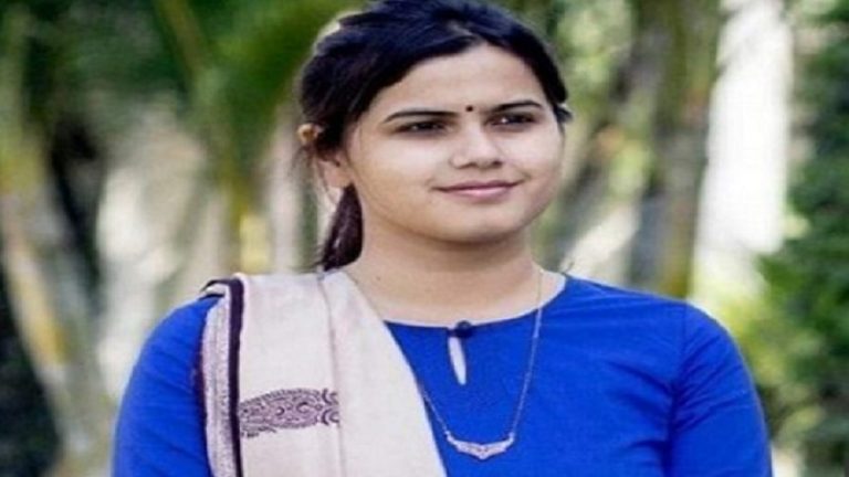 महाराष्ट्र: NCP उम्मीदवार नमिता मुंदड़ा BJP में शामिल, पवार ने खुद किया था नाम का ऐलान