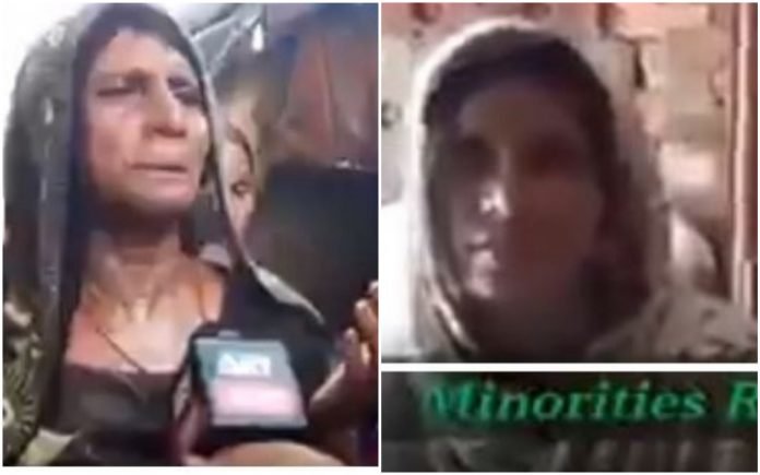 अपनी बेटियों के लिए बिलखतीं पायल ठाकुर और पूजा कुमारी की माएँ (क्रमशः बाएँ और दाहिने)