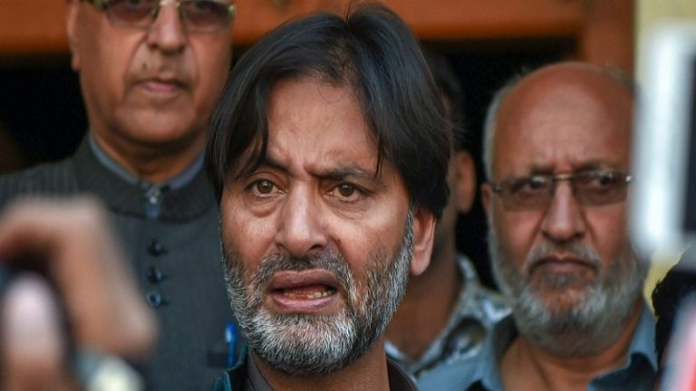 घाटी में आतंक फैलाने के लिए हाफिज सईद से करोड़ों लेते थे अलगाववादी कश्मीरी नेता:  NIA दाखिल करेगी चार्जशीट