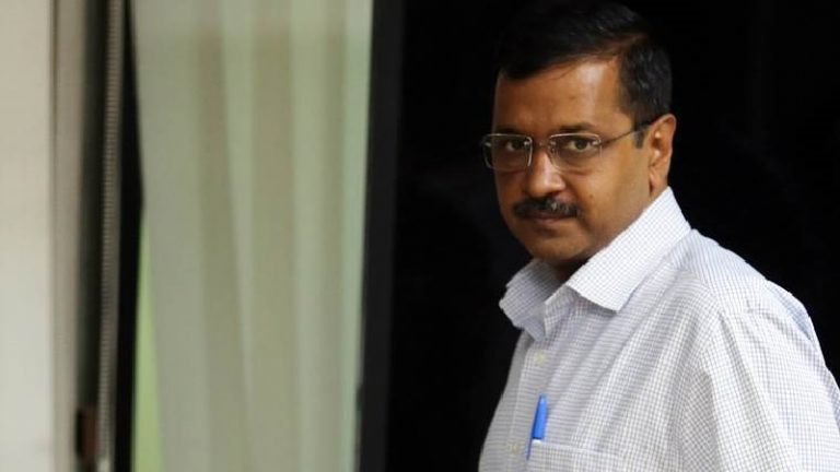 केजरीवाल और मंत्रियों के इलाज में लुटाए ₹50 लाख: विज्ञापन में मोहल्ला क्लिनिक, ख़ुद का इलाज प्राइवेट में
