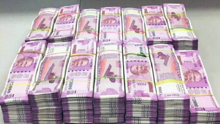 लग्जरी कार खरीद कैश में बेच देते… केरल में मुजीब रहमान के शो रूम से चल रहा था ‘काला धन’ का धंधा, फिल्मी सितारों-खिलाड़ियों पर आयकर विभाग की नजर