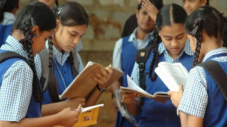 DoE ने कहा बंद होंगे 700 से अधिक ग़ैर-मान्यता प्राप्त विद्यालय, सिसोदिया ने कहा – नहीं होने दूँगा