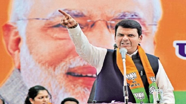 1 नवंबर को शपथ ले सकते हैं फडणवीस, ​शिवसेना के सरकार में नहीं होने के आसार
