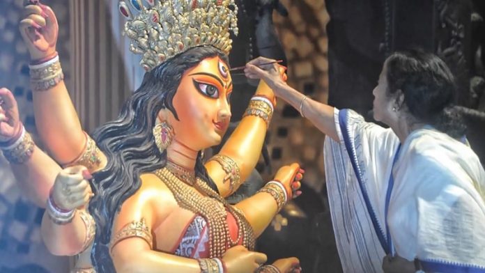 ममता बनर्जी, दुर्गा पूजा